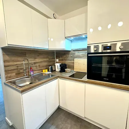 T5 Balcony Parking 10 Min Eurexpo -stade-ldlc Apartment